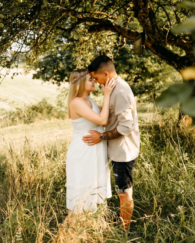 so viel Liebe. 🥰🌿
——————
#elligraphie #babybauch #babybauchfotos #babybelly #maternity #maternityphotography #liebeimbauch #schwangerschaft

BABYFOTOGRAFIN
BABYBAUCHFOTOS
FAMILIENFOTOGRAFIN