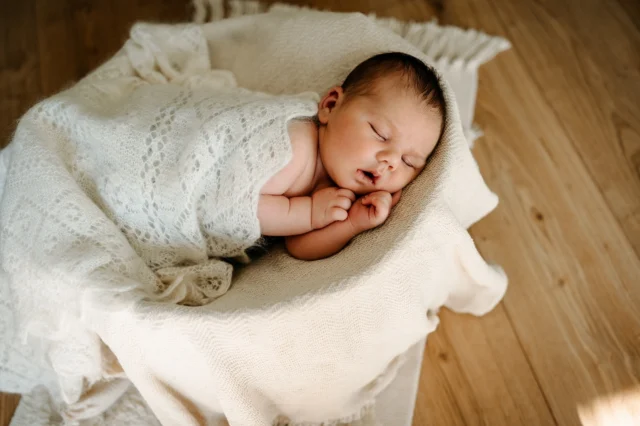 ich hoffe ihr hattet einen kuscheligen Start in den Dezember ✨🤍
——————
#elligraphie #newborn #newbornphotography #neugeborenefotografie #neugeborenes #neugeborenenfotografie #babyfoto #babyhomestory #homesession 

——————

BABYFOTOGRAFIN
NEUGEBORENENFOTOGRAFIE
HOMESTORY